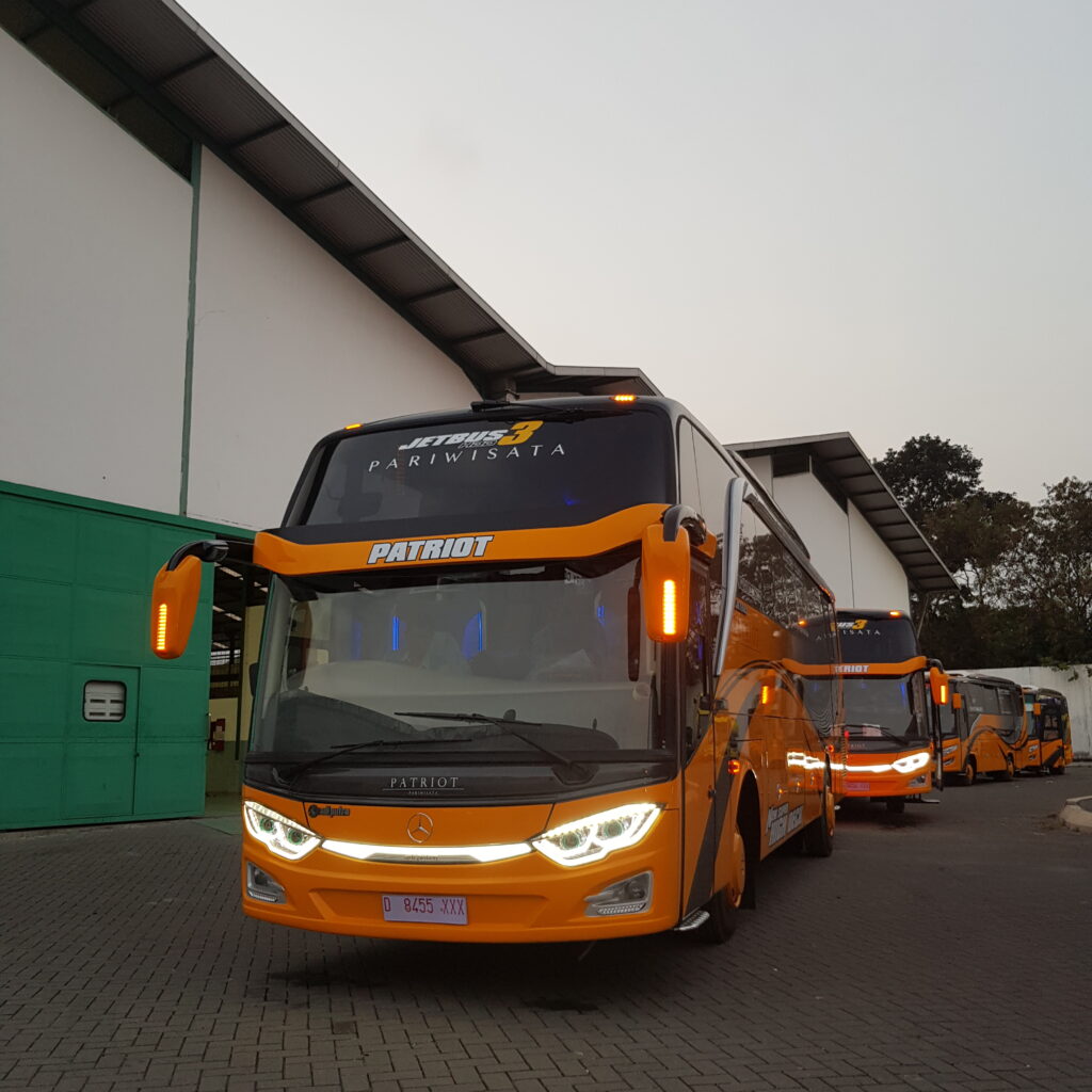 Sewa Bus Bandung Maximiles – Solusi Transportasi Nyaman, Aman & Terpercaya untuk Berbagai Kebutuhan