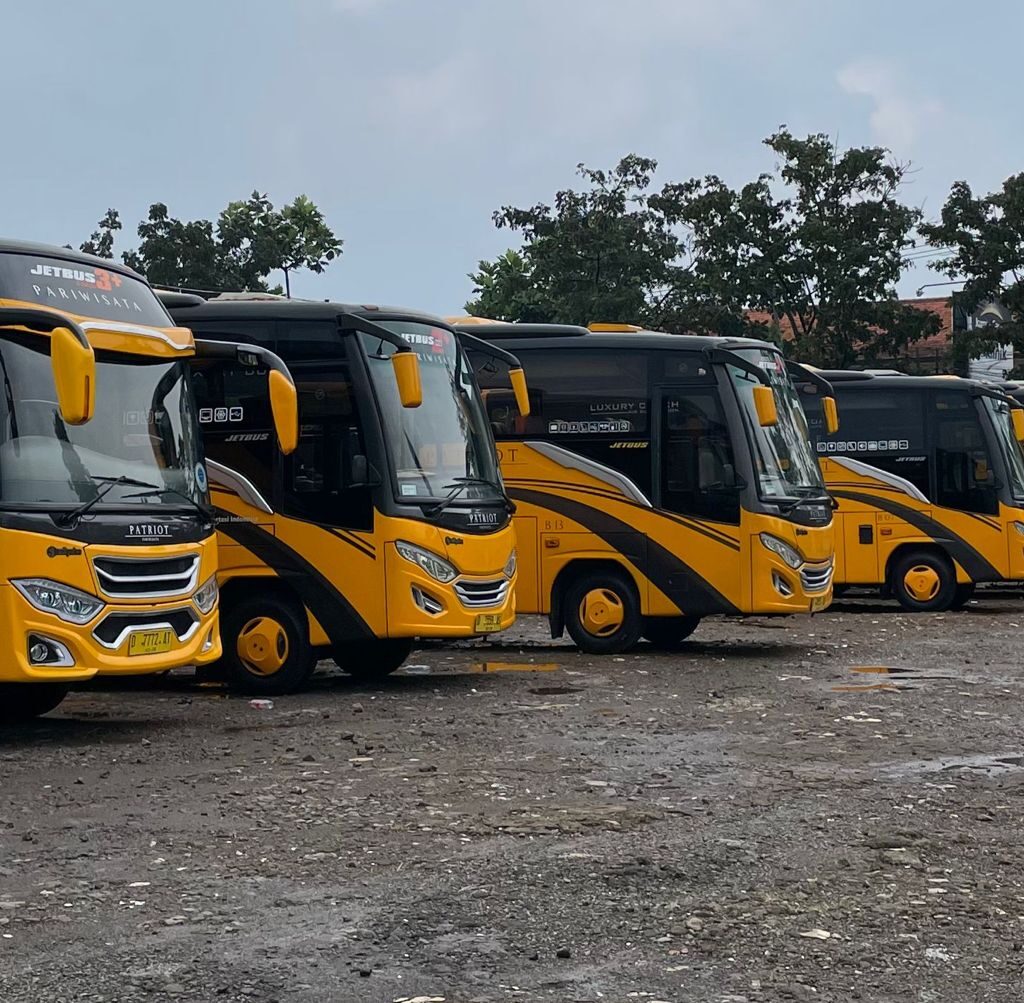 Sewa Bus Pariwisata Bandung – Armada Lengkap untuk Wisata, Gathering, Study Tour & Perjalanan Bisnis